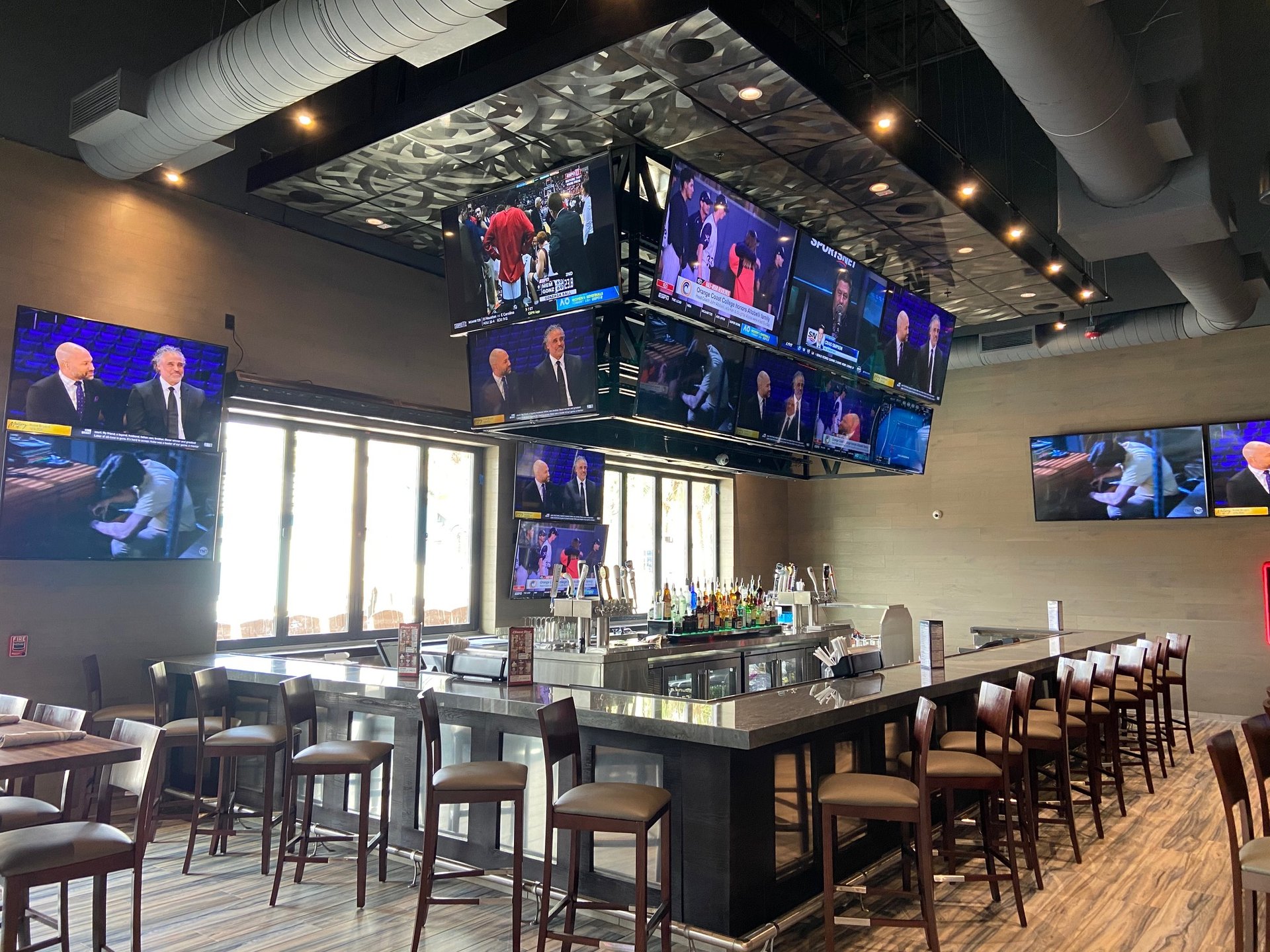 Retail & Entertainment